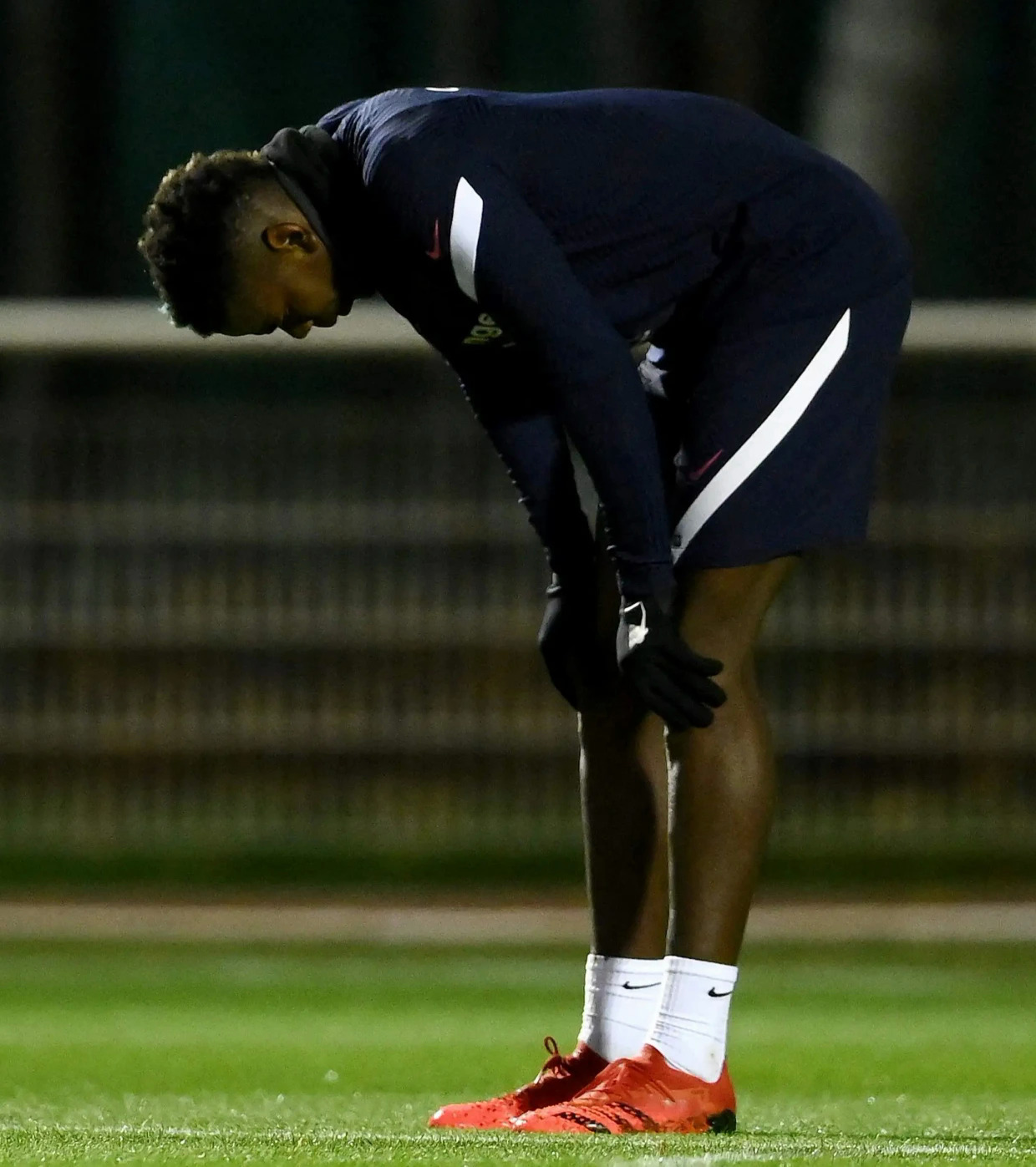 Paul Pogba gặp chấn thương đùi phải trong buổi tập cùng đội tuyển Pháp